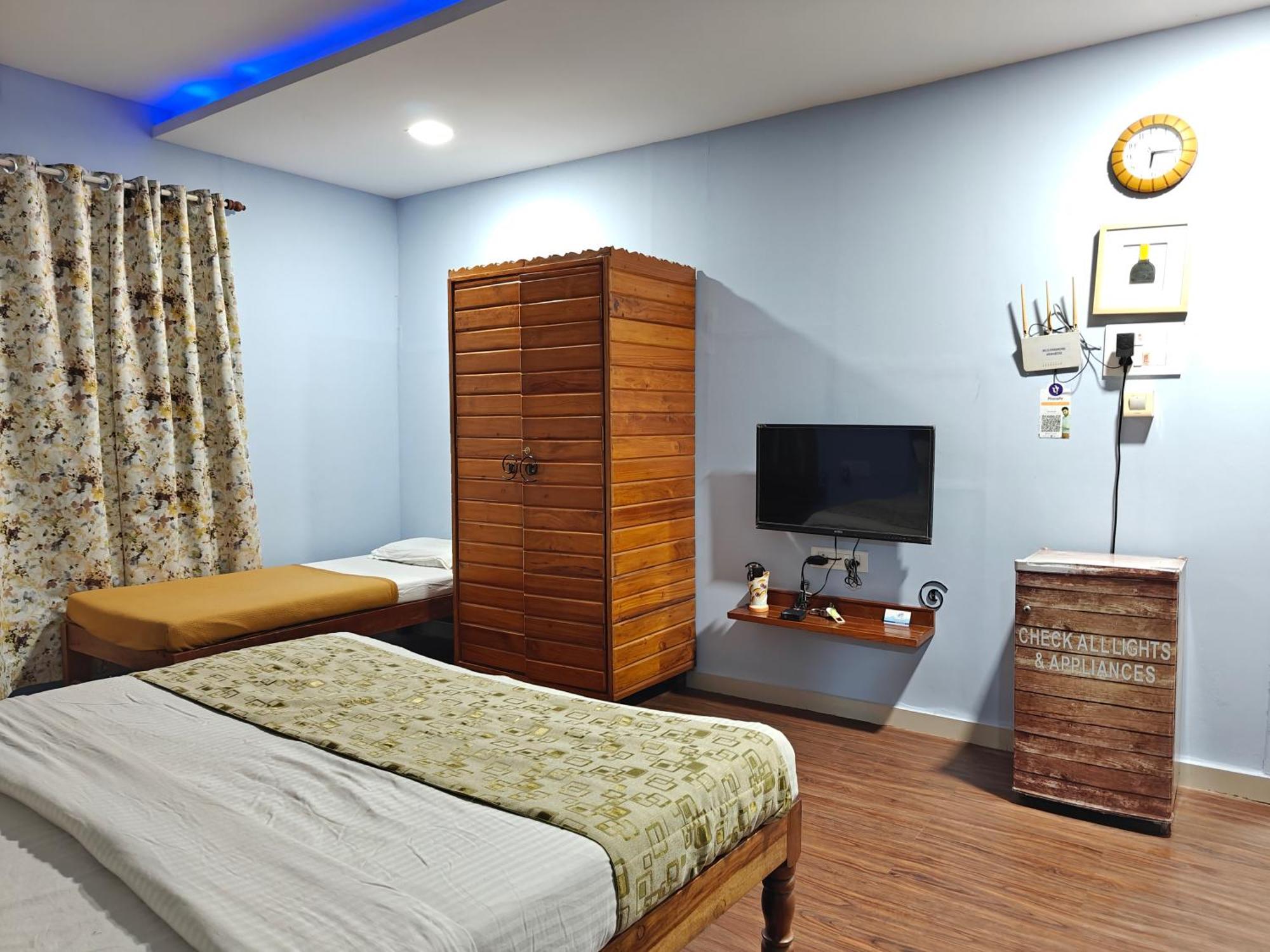 Chandralok Service Apartments Kolhapur Exterior photo
